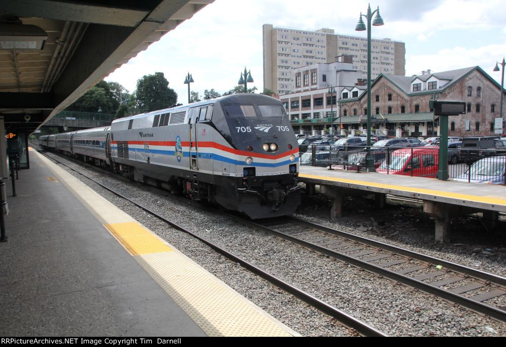 AMTK 705 on train 233